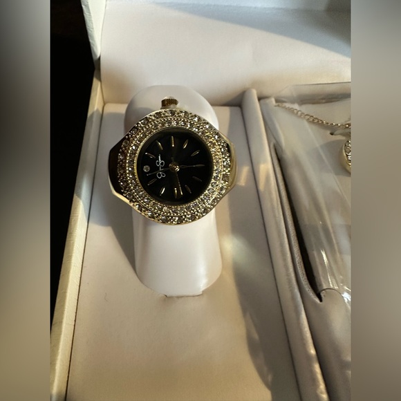 Jessica Simpson Jewelry Set - Picture 6 of 8